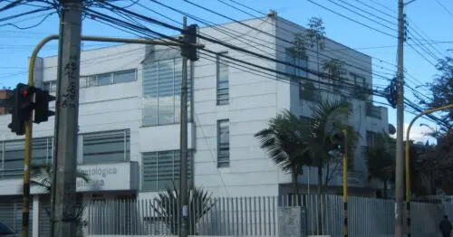 CLINICA ODONTOLOGICA LA CASTELLANA CLINICA ODONTOLOGICA LA CASTELLANA